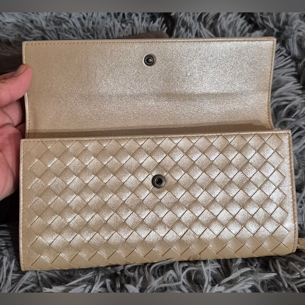 Bottega Veneta Cream shiny golden color long wallet - Picture 13 of 15